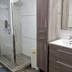 - Sea View Апартаменти *