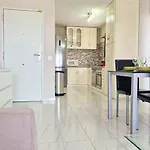 Апартаменти - Sea View Адехе