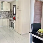 - Sea View Апартаменти *