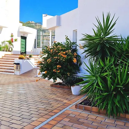 - Sea View Апартаменти *