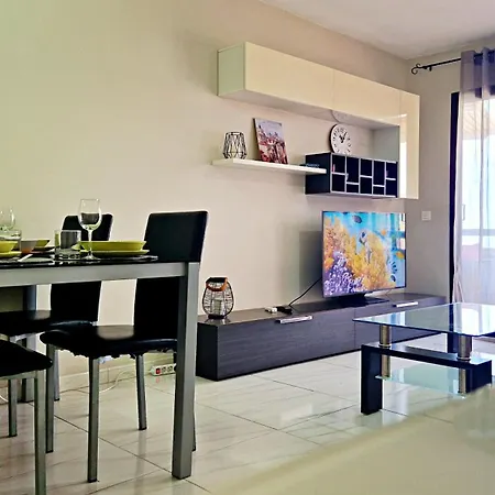 - Sea View דירה אדחה