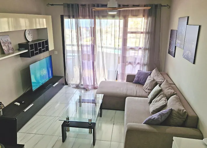 - Sea View Apartman *